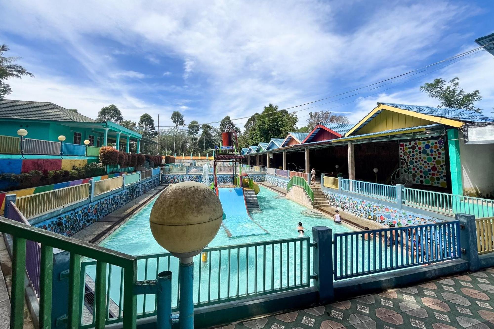 Reddoorz At Villa Waterfun Favour Pagar Alam Pagaralam Eksteriør bilde