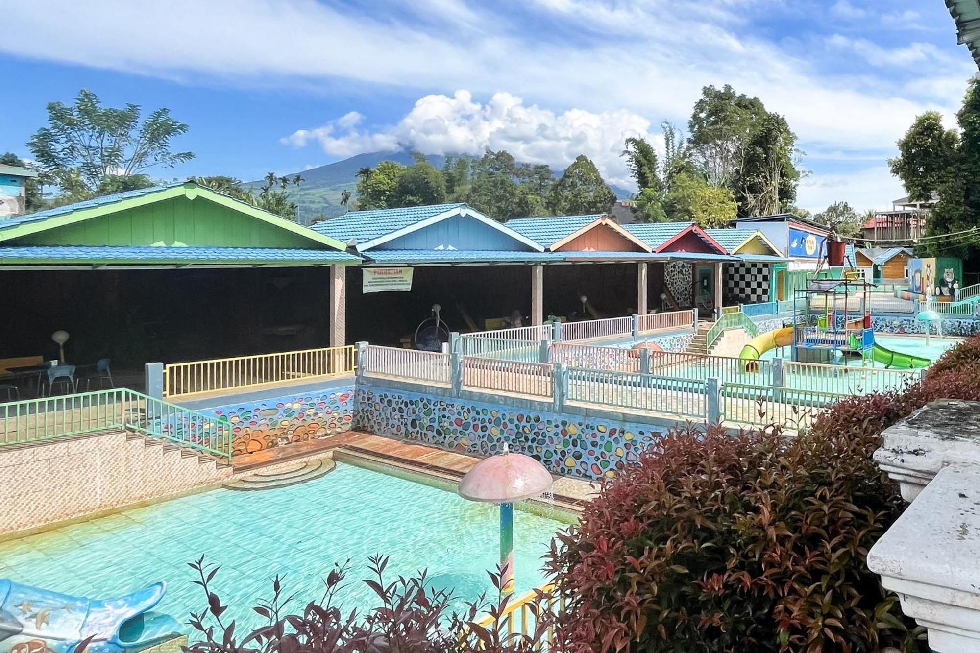 Reddoorz At Villa Waterfun Favour Pagar Alam Pagaralam Eksteriør bilde